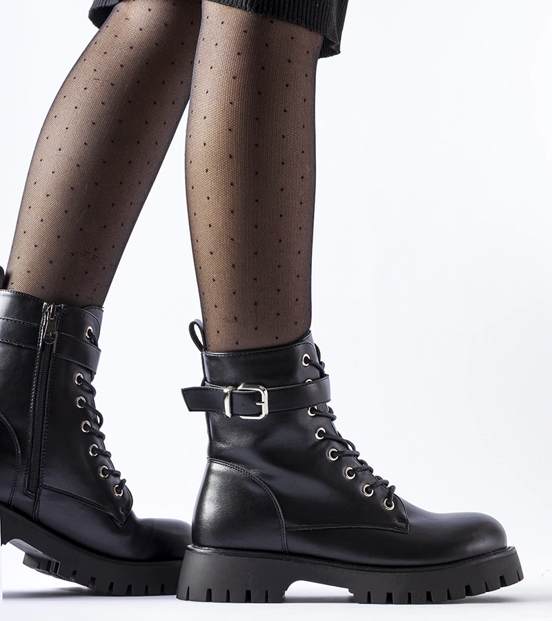 Bocanci negri călduroși cu o cataramă decorativă Fino