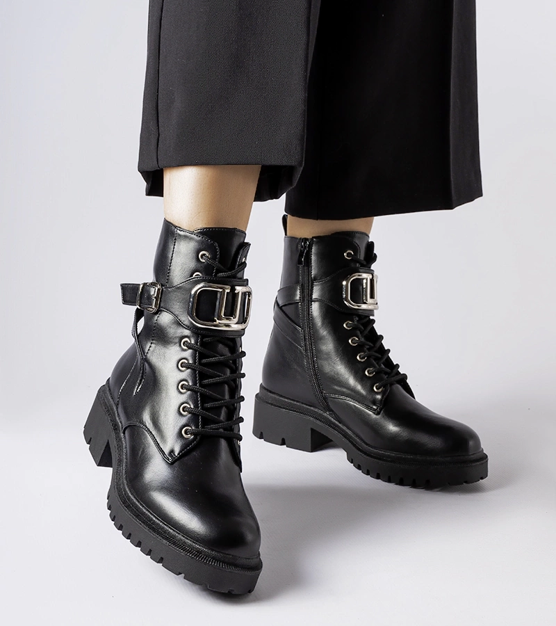 Cizme clasice negre cu cataramă Capistrano