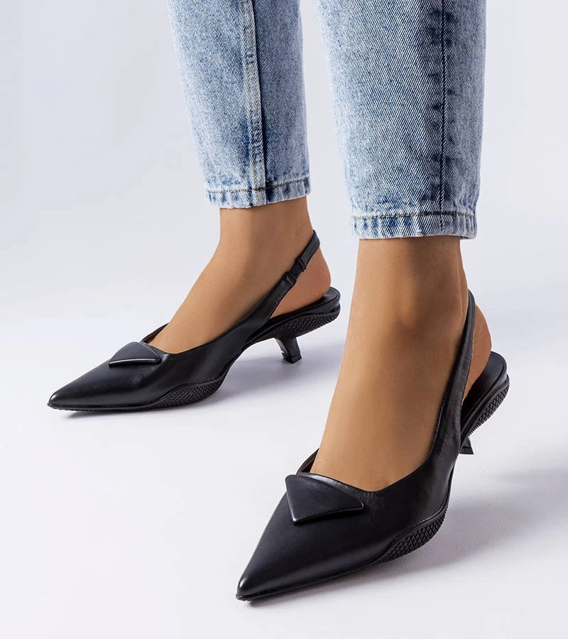 Sandale cu tocuri joase Labonté negre