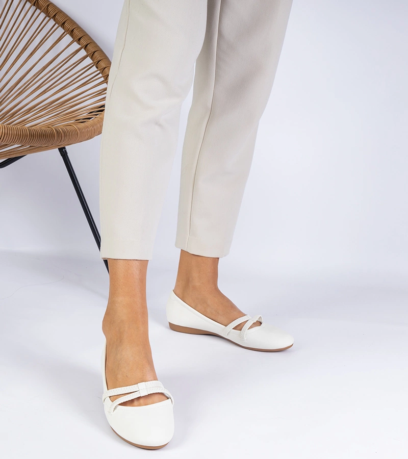 Balerini albi de damă din piele ecologică mată Baronna