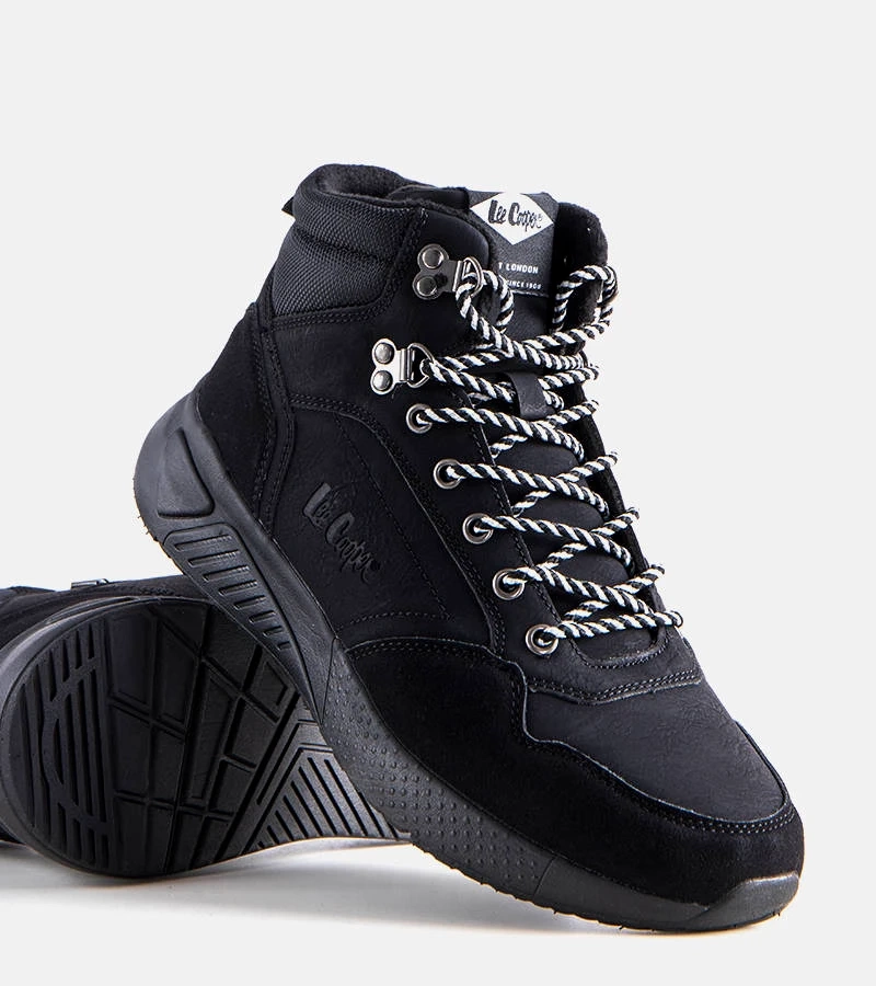 Trapper negru izolat LCJ-22-31-1457M Lee Cooper