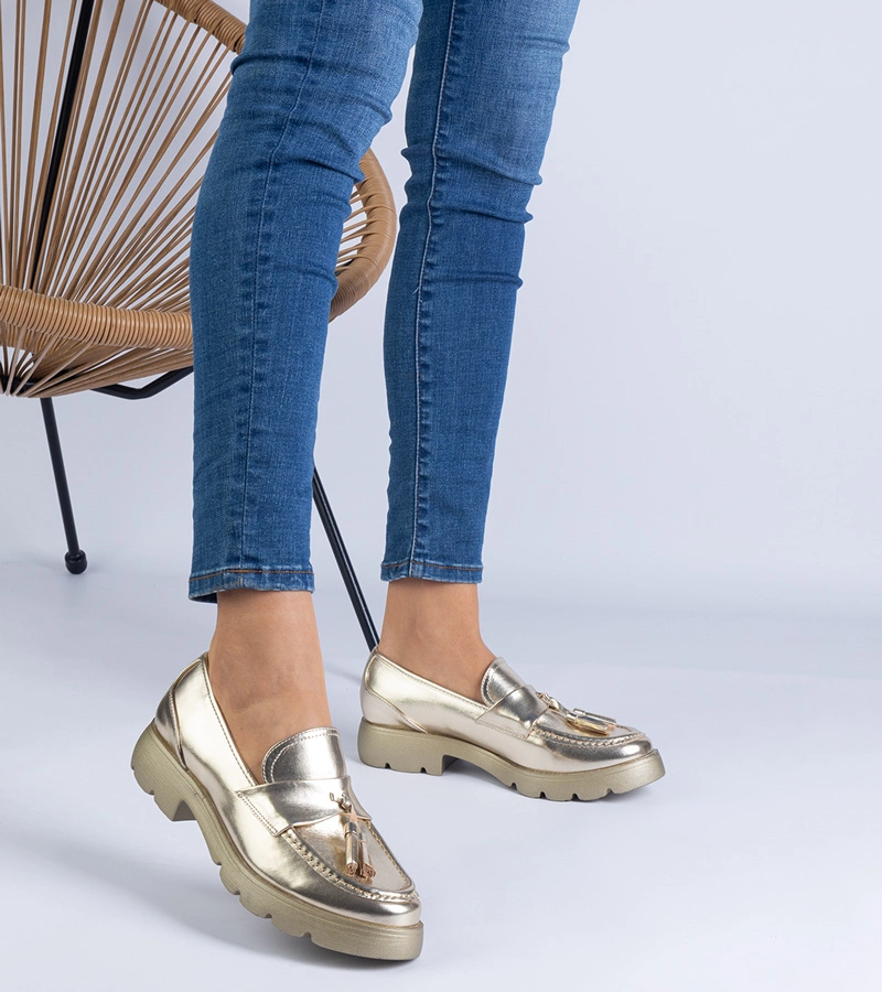 Pantofi clasici aurii cu ciucuri Esitta