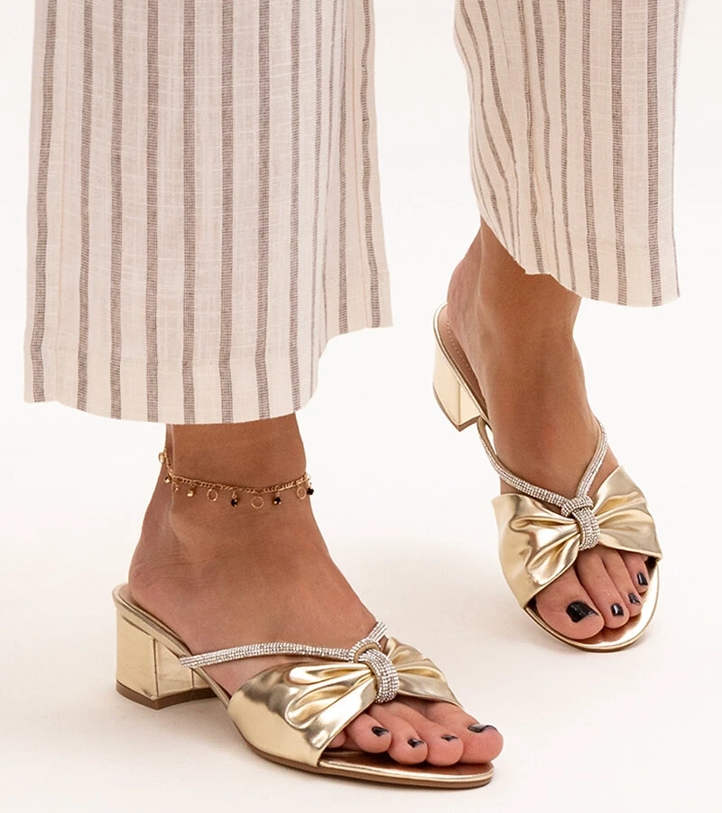 Pantofi cu toc înalt decorati cu zirconiu de la Anbrani