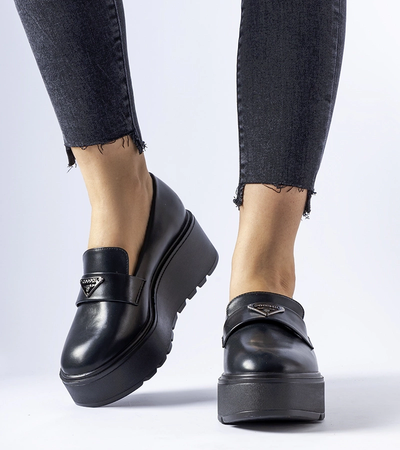 Mocasini negri cu platformă Monra