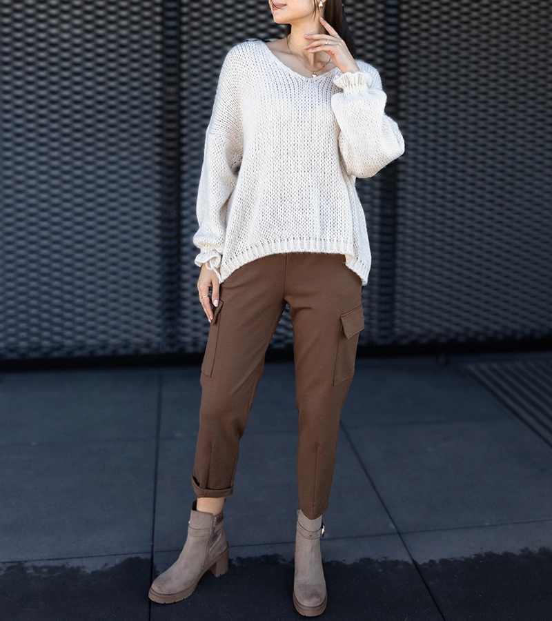 Pantaloni cargo maro cu buzunare aplicate Nuala.