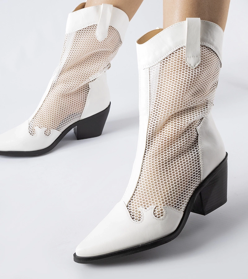 Botine albe cu toc mic Beato.