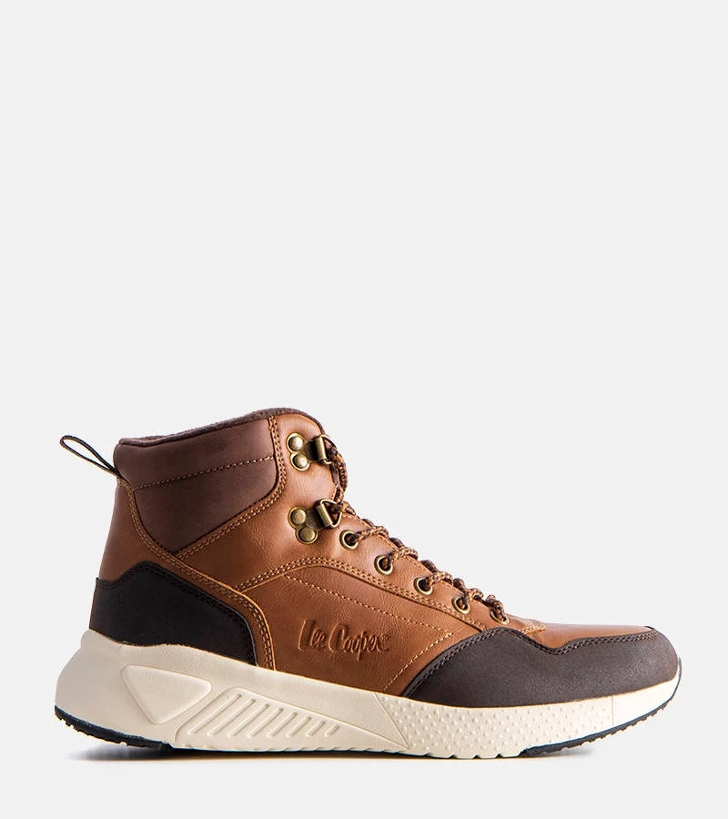 Capcane izolate maro LCJ-22-31-1458M Lee Cooper