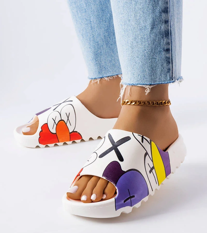 Șlapi albi cu imprimeuri cu bandă de rulare și Lindale