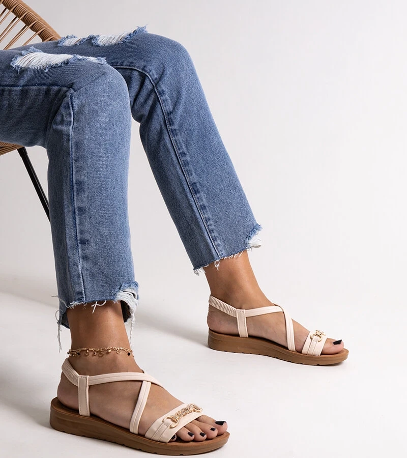 Sandale bej cu cataramă aurie Pamphila