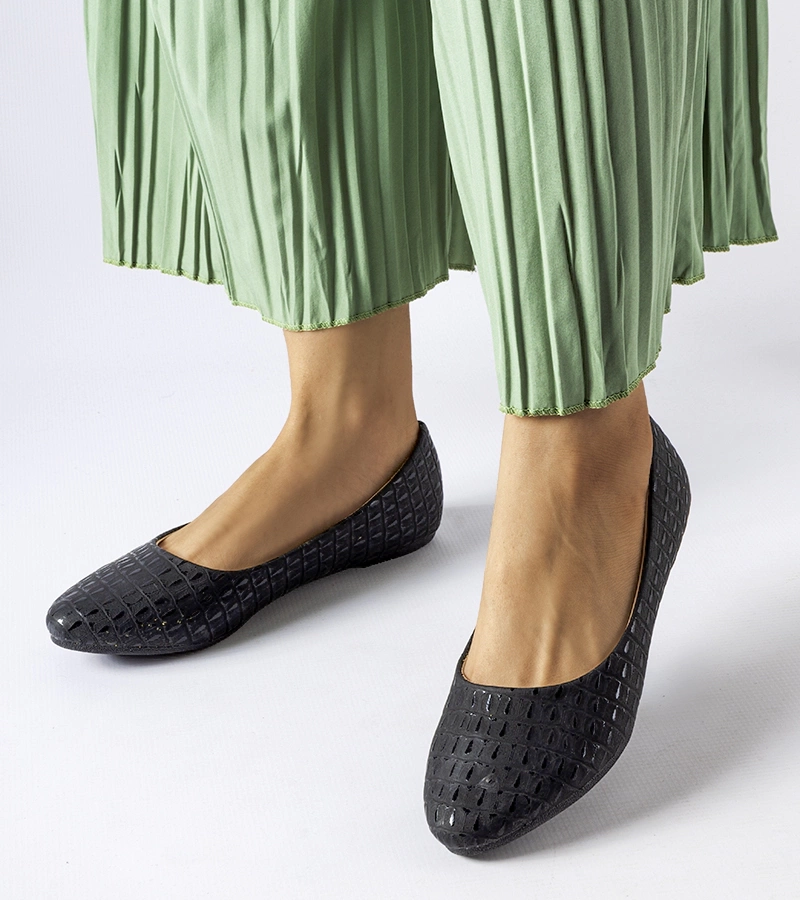 Balerini negri în relief de Natalino