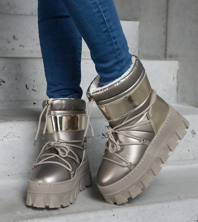 Cizme de zăpadă aurii pe platformă cu inserții lăcuite Losta