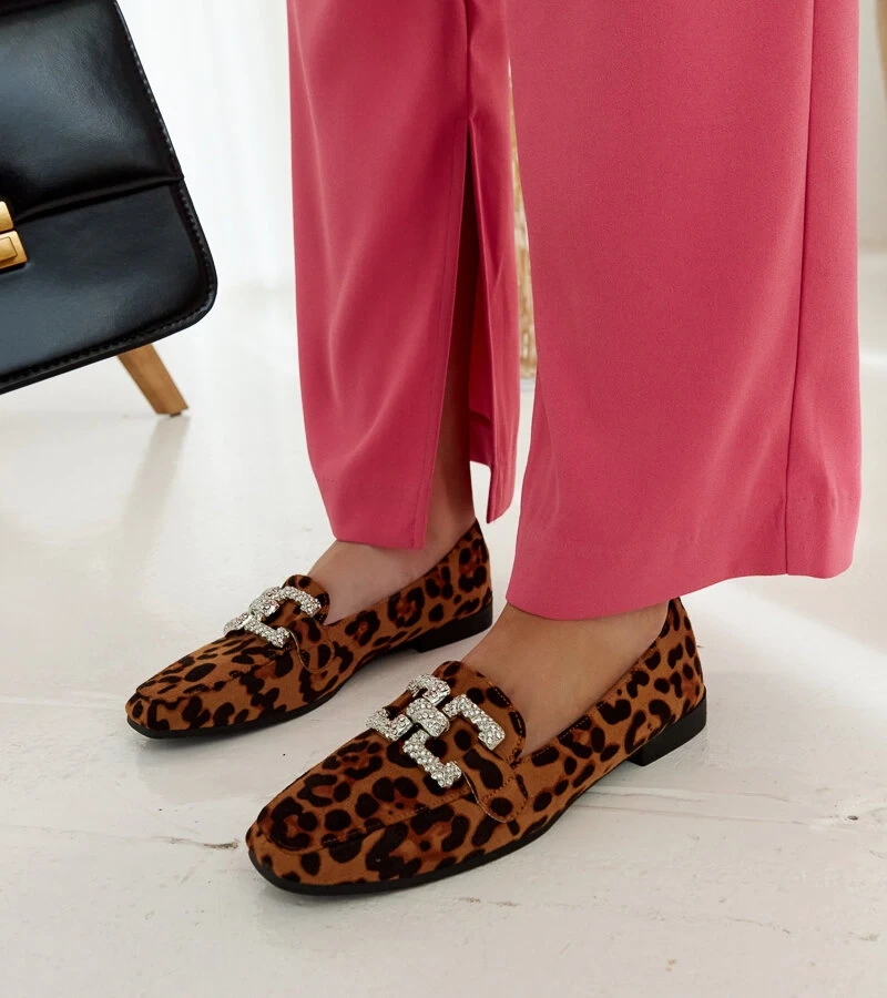 Mocasini cu imprimeu de panteră, împodobiți cu zirconii de la Sanny.