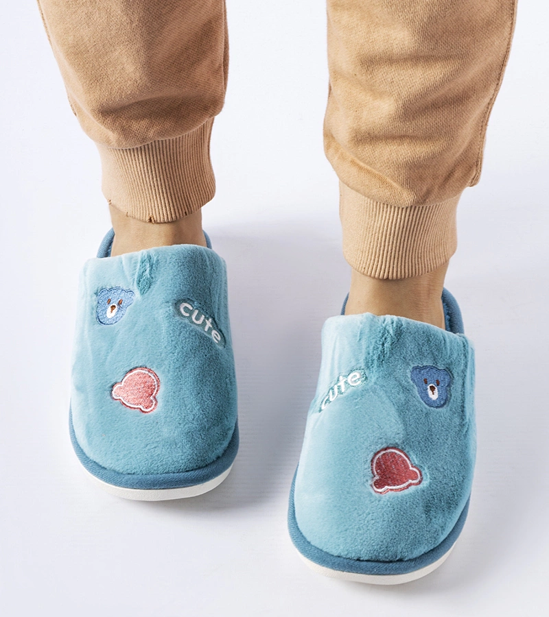 Papuci călduroși albaștri cu ursuleți drăgălași