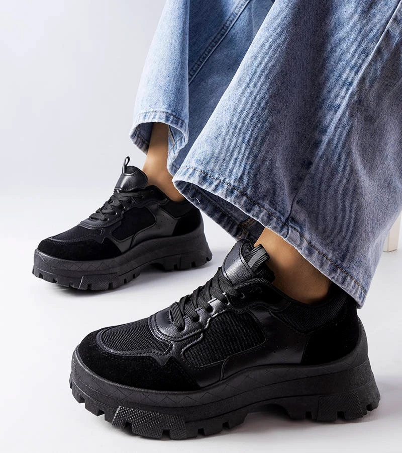 Adidași negri solizi Mikeladze