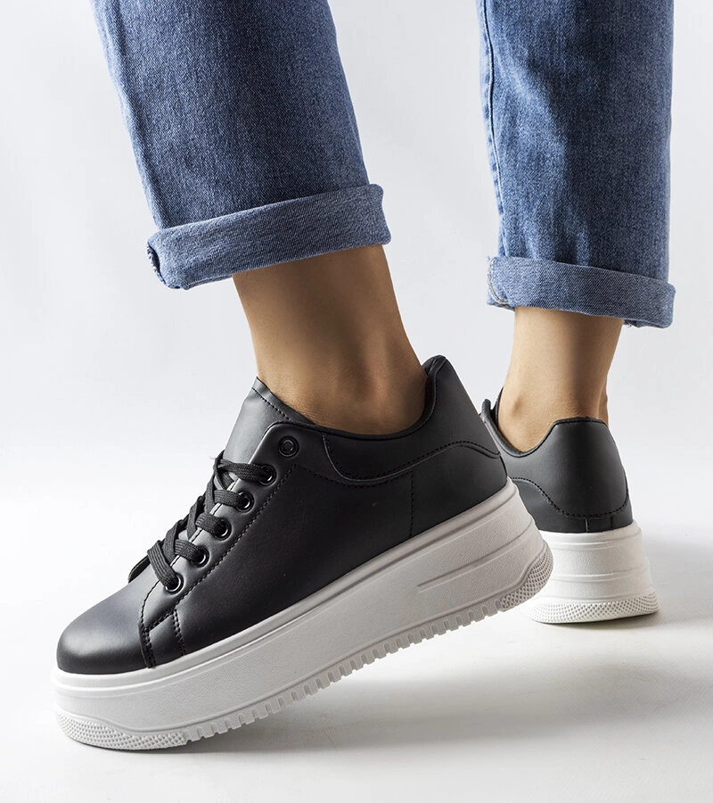 Adidași negri cu platformă de Holante