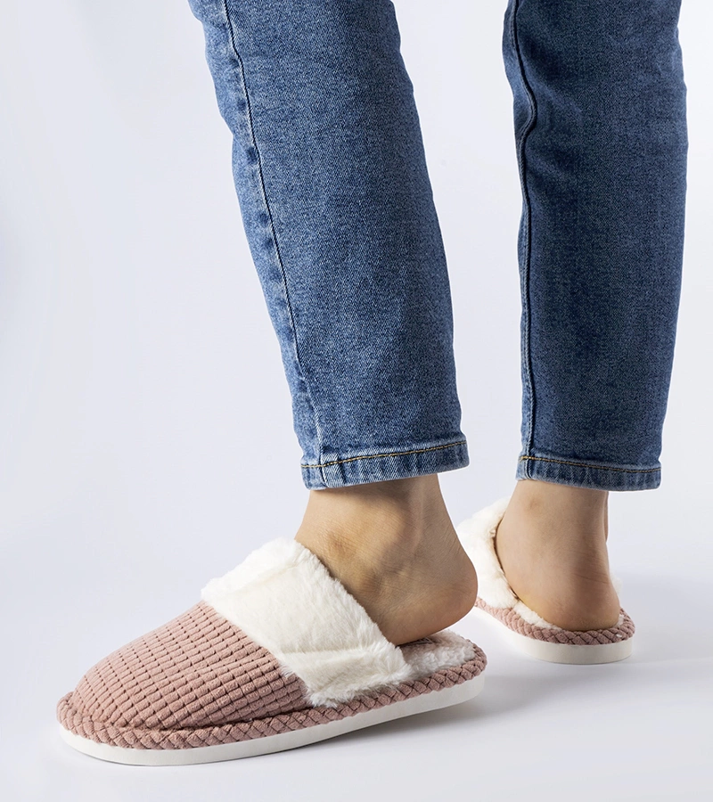 Papuci călduroși roz Frappier