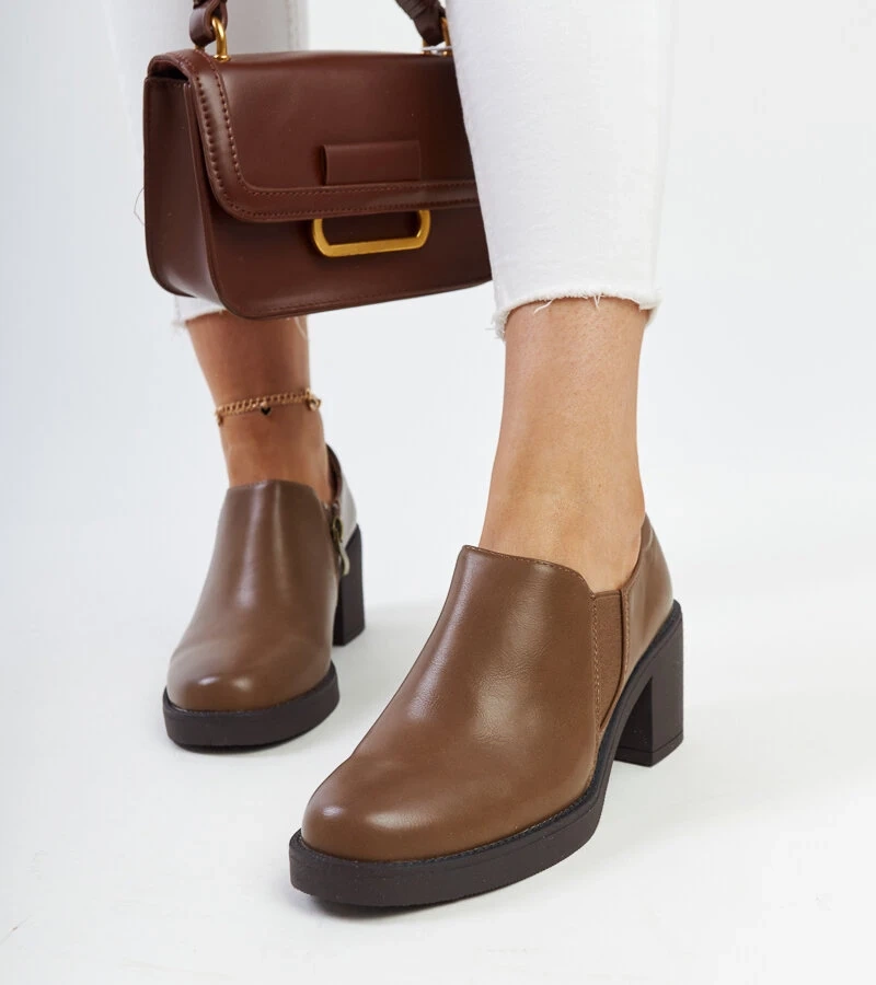 Pantofi maro cu toc Lavia