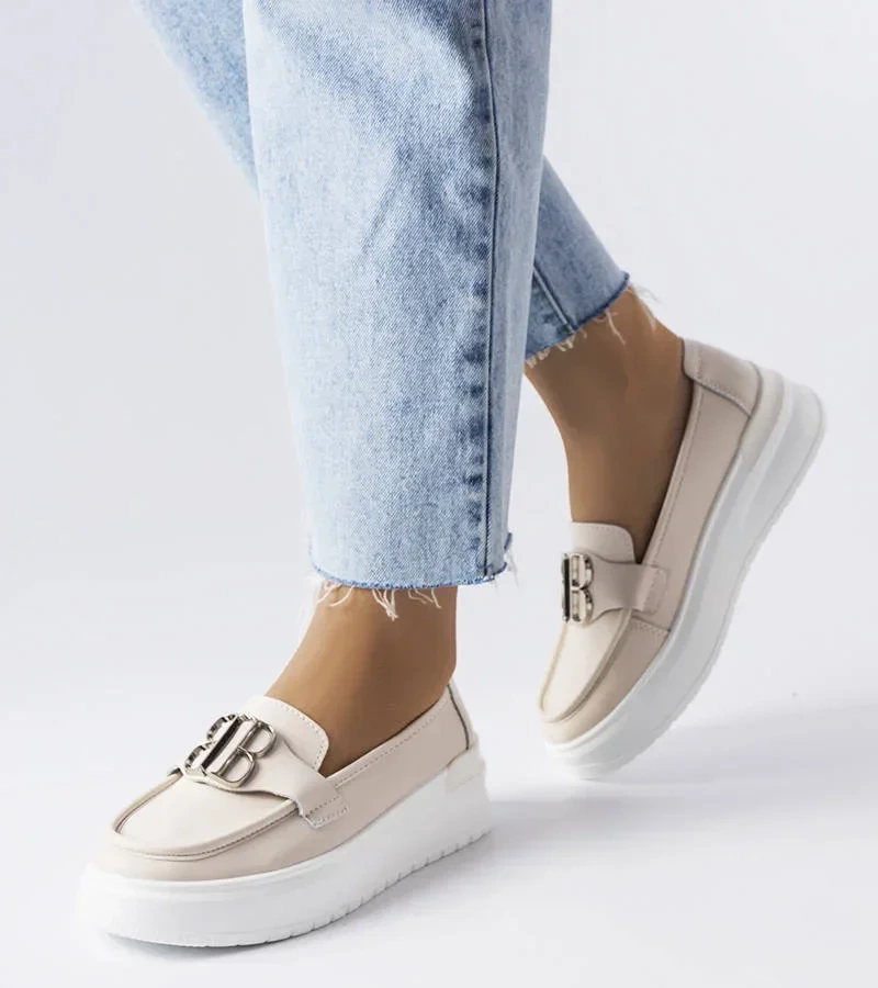 Mocasini bej pe talpă groasă de Vinceza