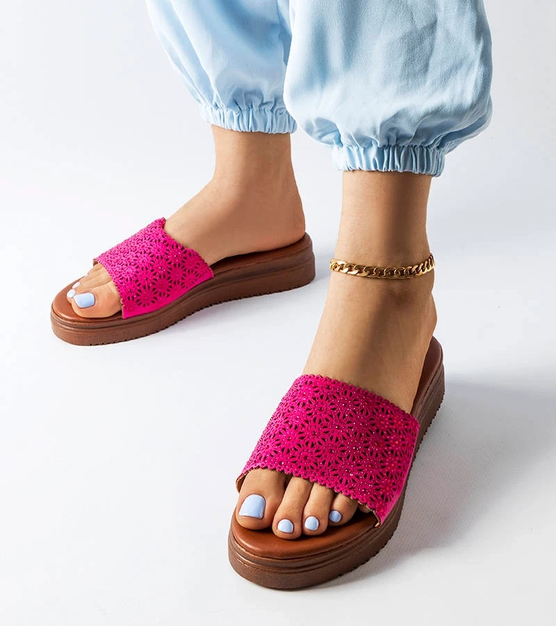 Șlapi de culoare roz închis, traforați, cu zirconiu Irvine