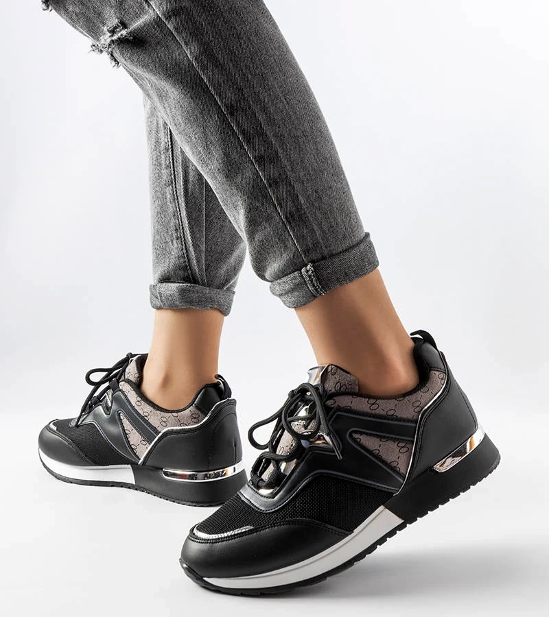 Adidași negri cu elemente aurii Bedord