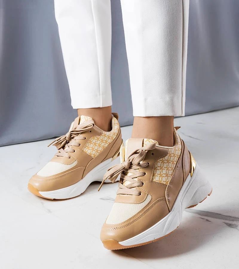 Adidași bej cu monogramă Lora