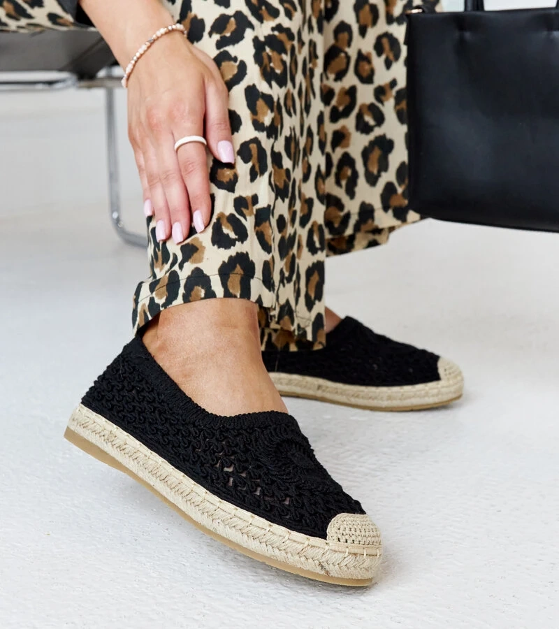 Espadrile negre brodate Seila