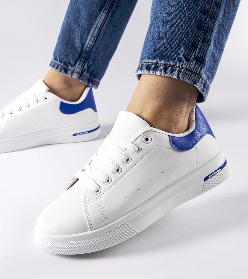 Adidași Leland albi cu bleumarin