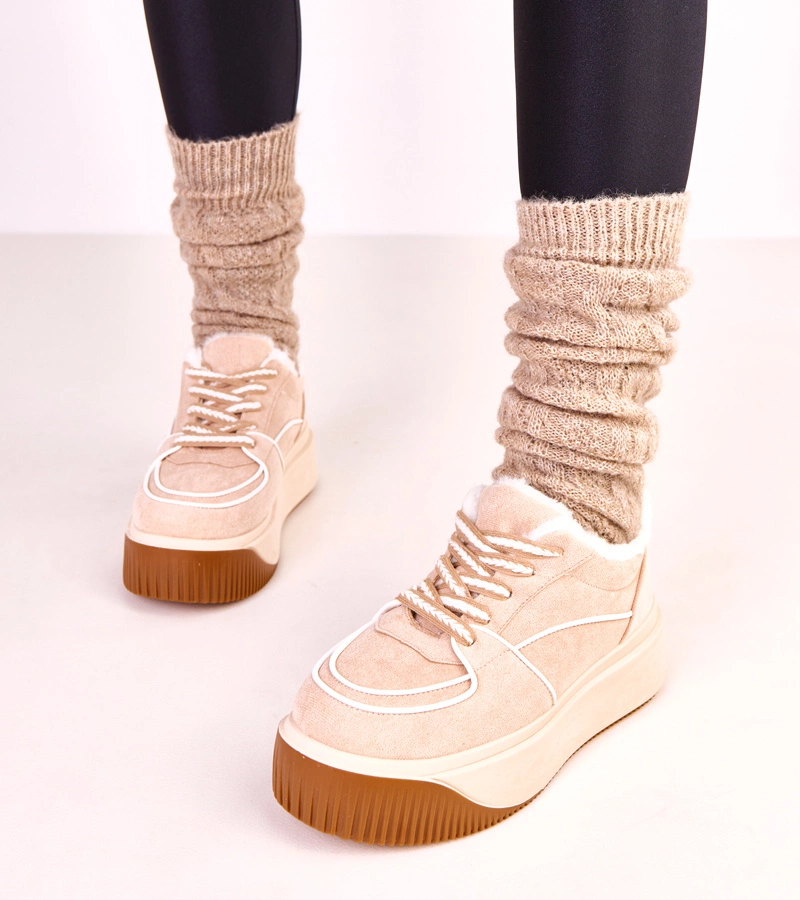 Adidași bej încălziți pe platformă Vargas