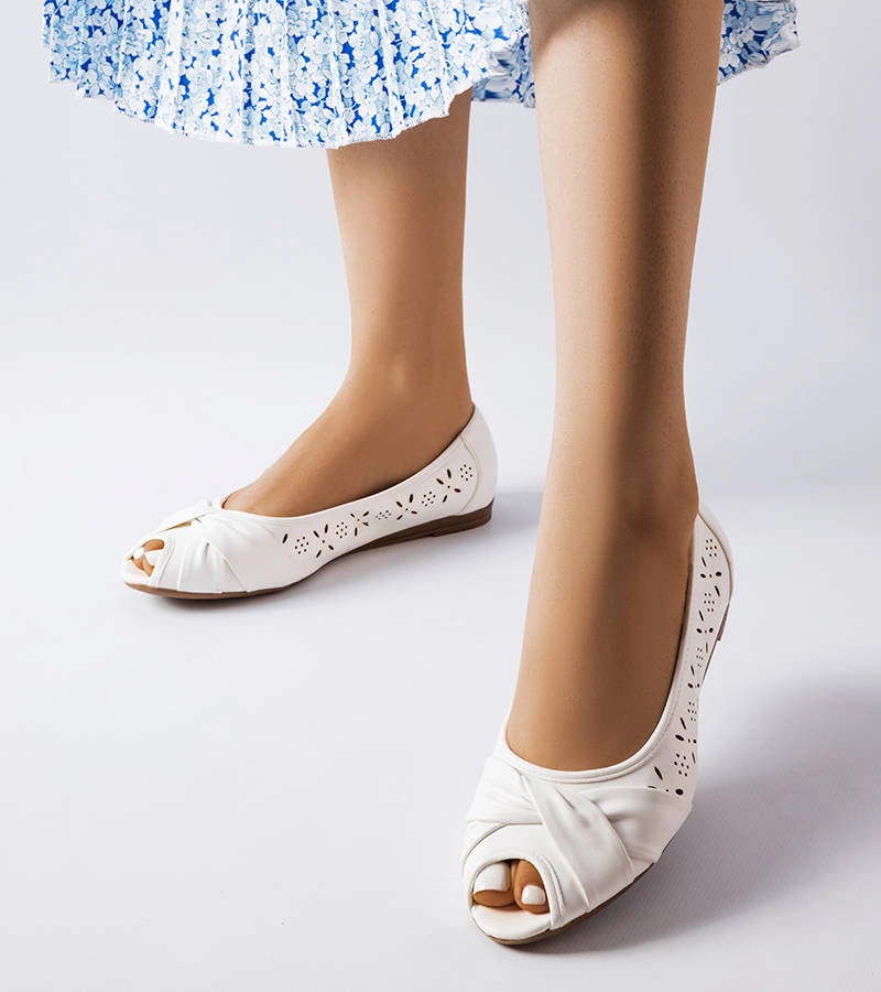 Balerini albi traforați cu vârful deschis Lafo