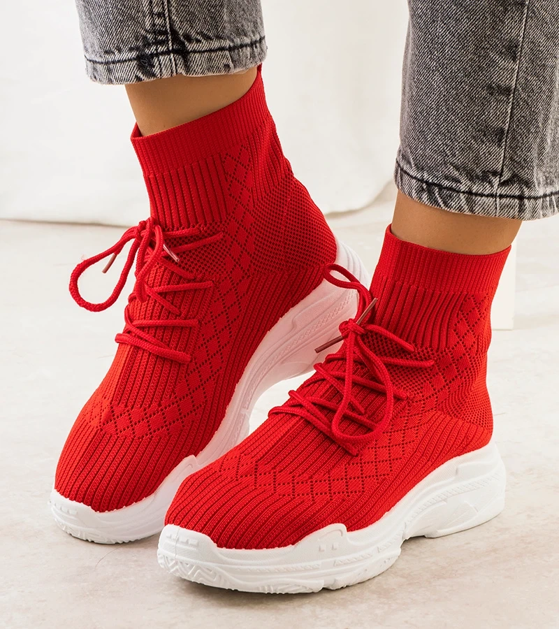 Adidași cu șosete roșii Dowden