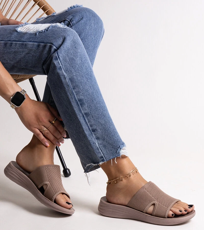 Sandale maro pe platforma Linah