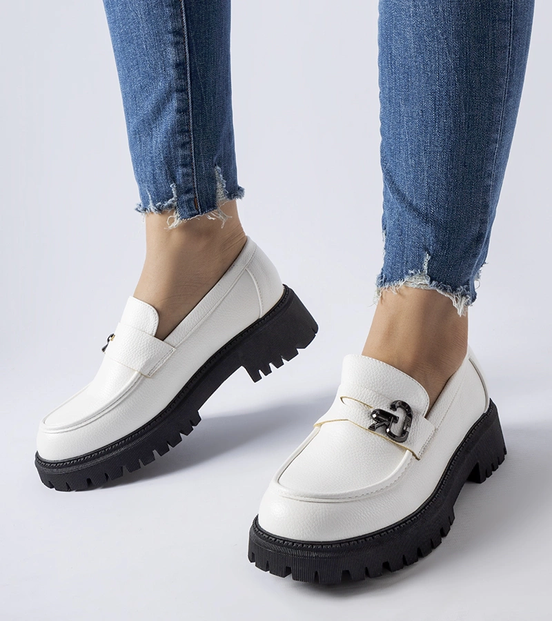 Mocasini alb-negru cu cataramă Francesca