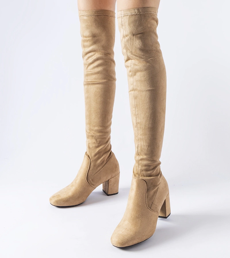 Cizme lungi bej cu șosetă și toc Carl