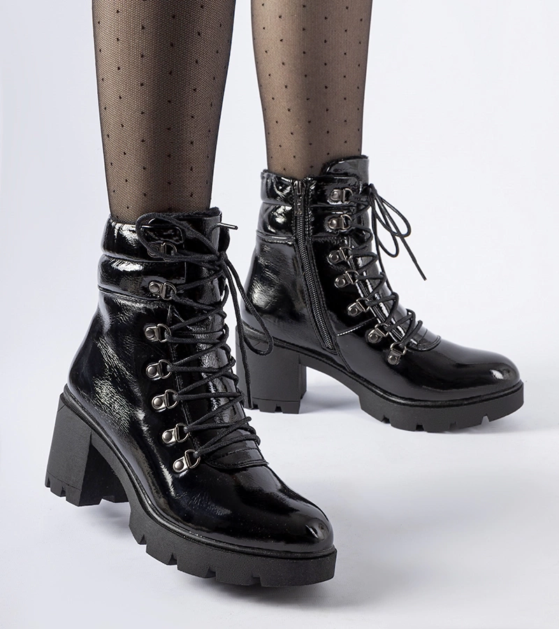 Botine negre lacuite cu toc Langesko