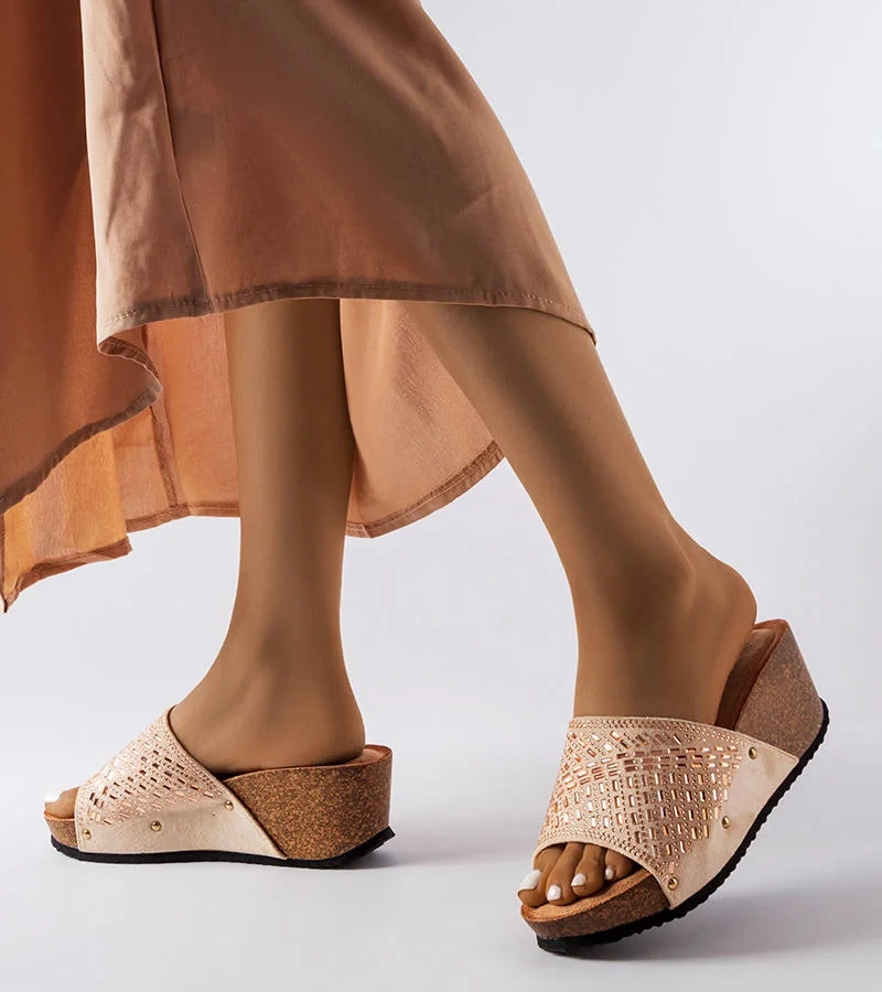 Flip-flops bej pe platforme cu zirconii Guymon