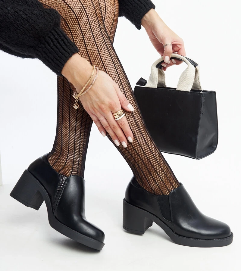 Pantofi cu toc negri Lavia