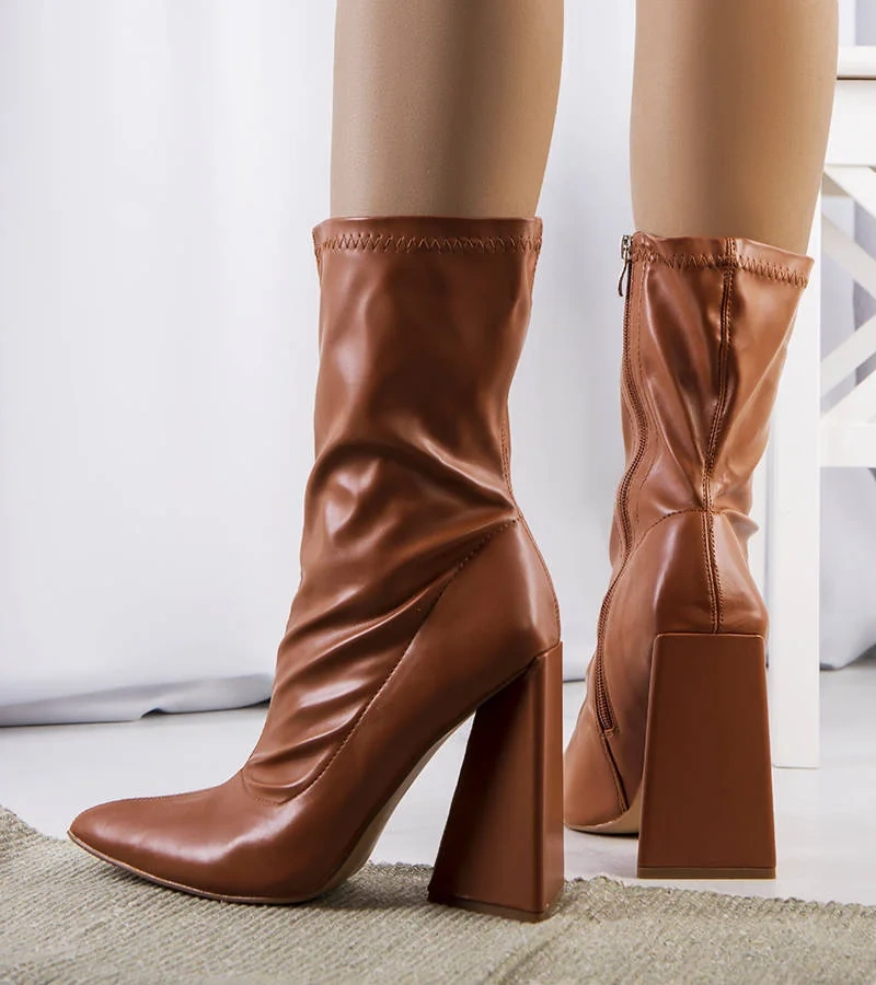 Cizme cu toc Denisa maro