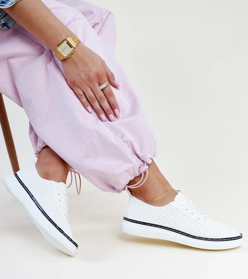 Teniși Biserka cu dantelă alb-negru