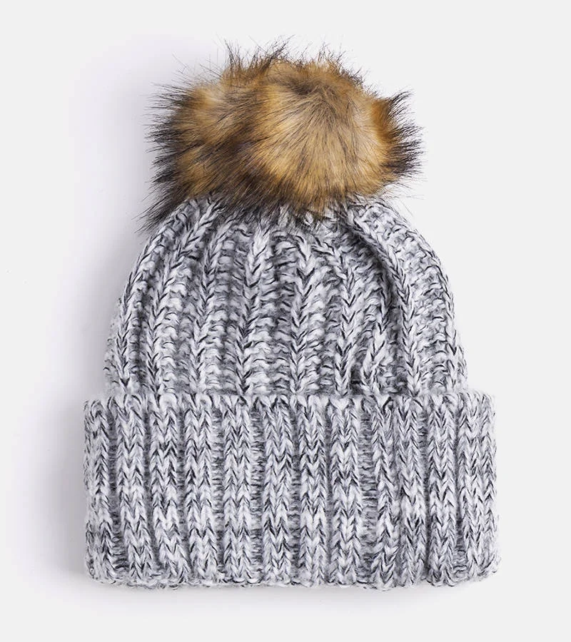 Șapcă pentru femei gri deschis cu pompon Thalia