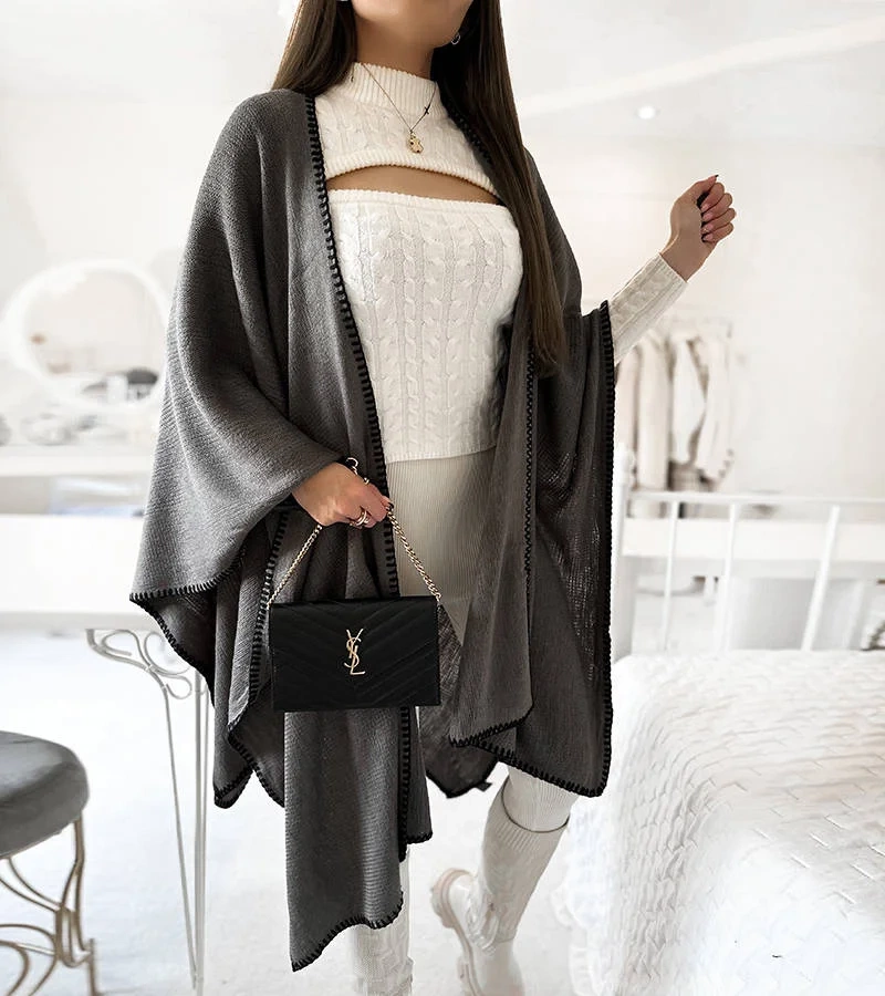 Poncho gri cu tiv Levi