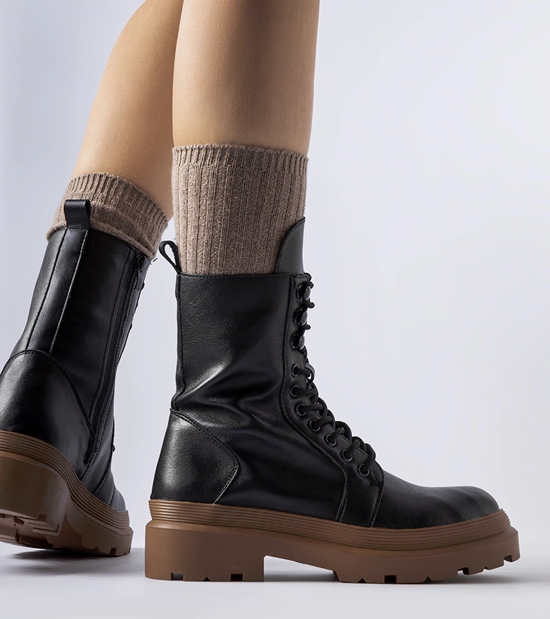 Pantofi negri cu talpă colorată Quennie