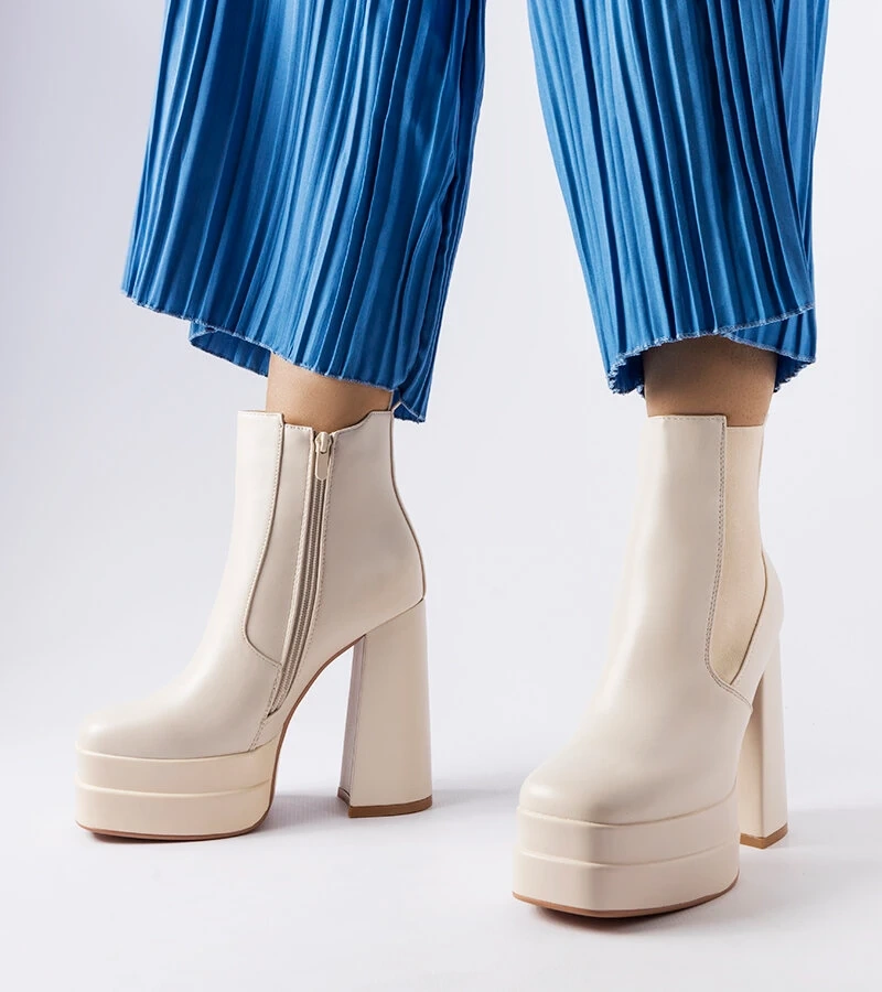 Cizme stiletto înalte Copertino bej