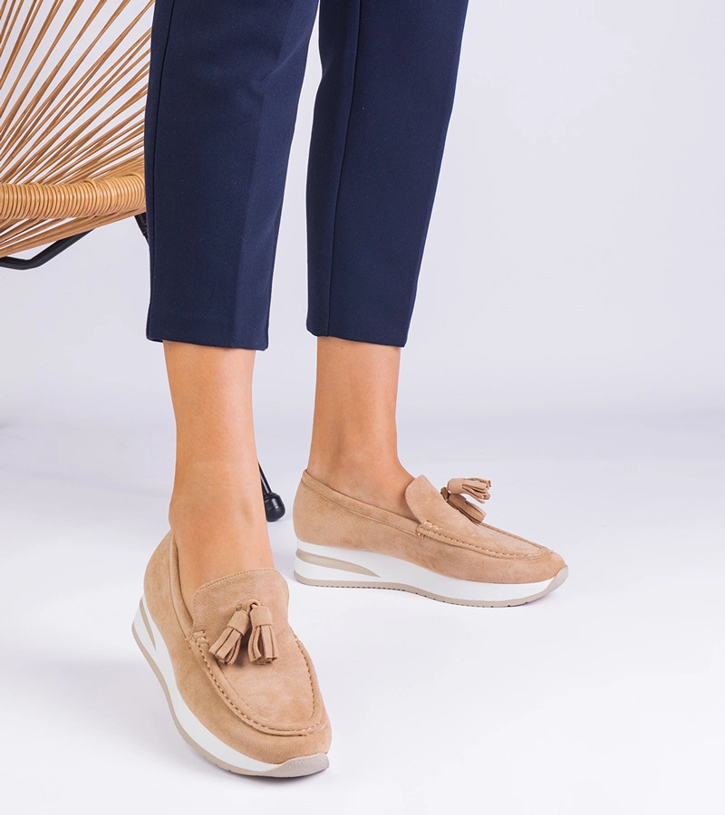 Pantofi mocasini bej pentru femei pe platformă cu decor Selerina