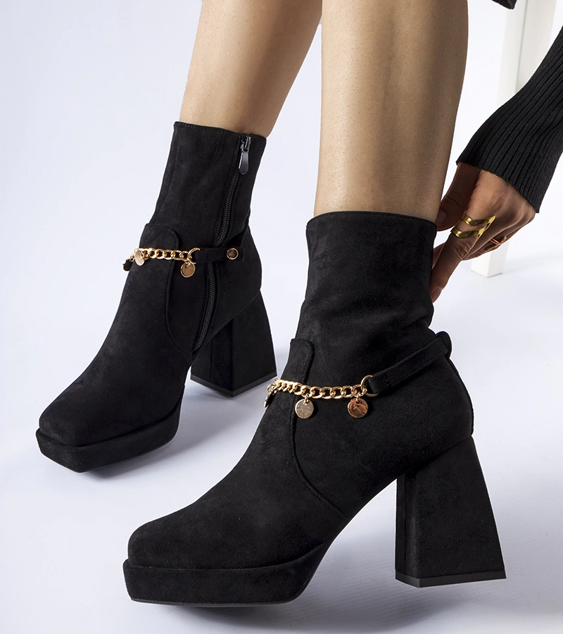 Botine negre căptușite cu pandantiv Saviore