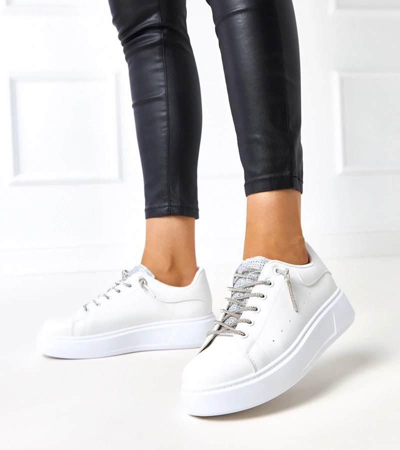 Sneakers albi cu decor atractiv Asmait