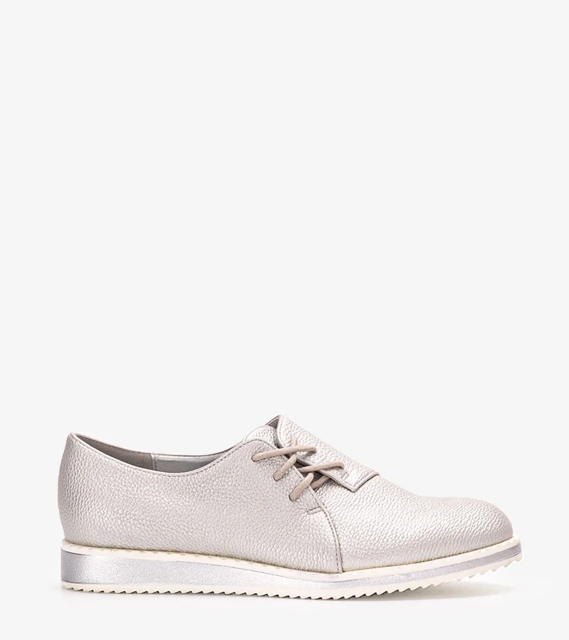 Pantofi de argint Ruma