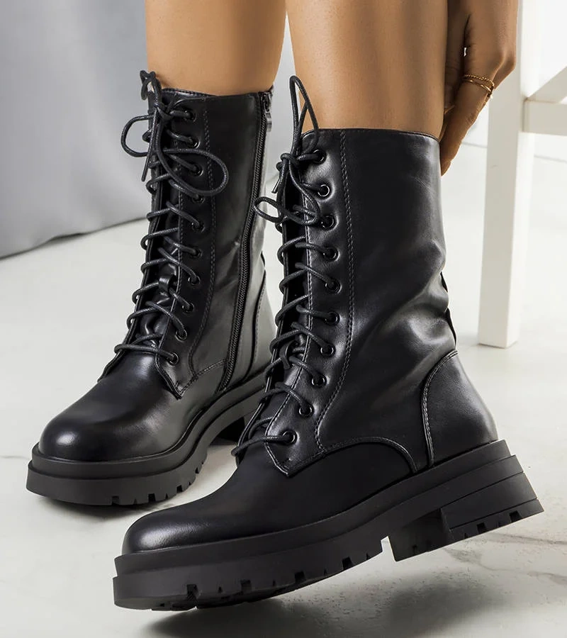 Repins negru izolate trappers izolate negru