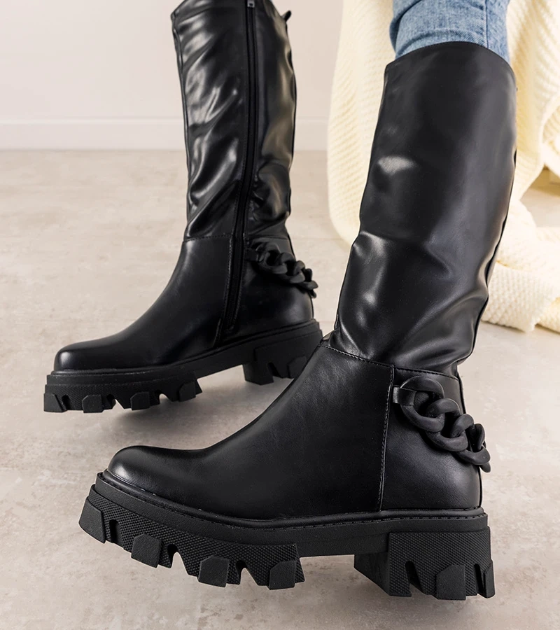 Cizme negre cu lanț de la Coniak