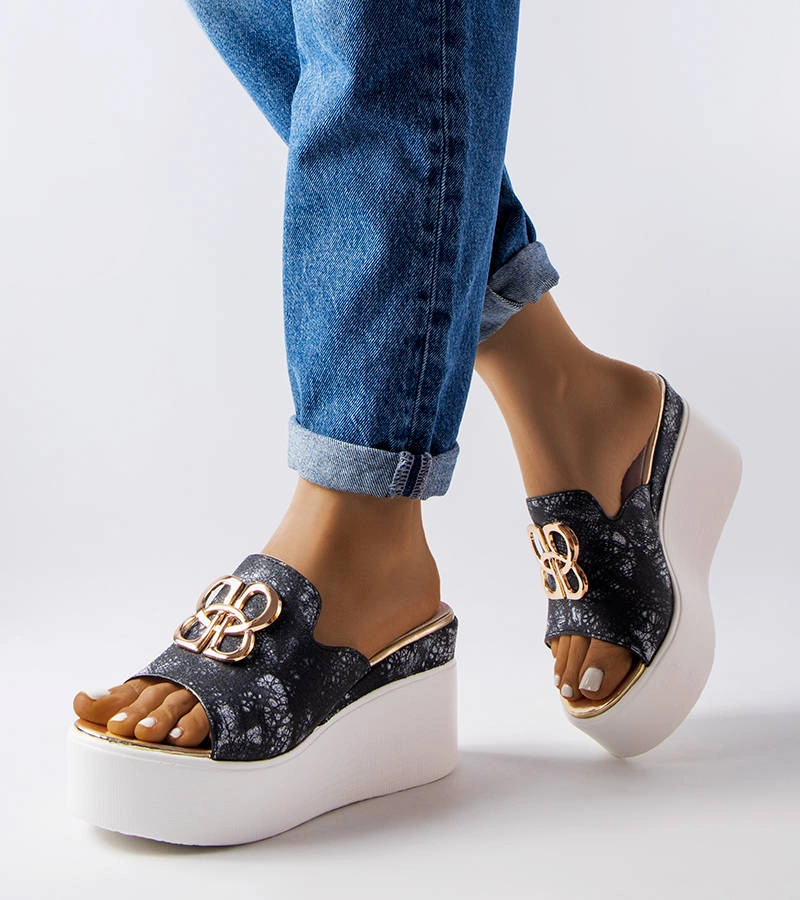 Șlapi negri Havanna pe tocuri