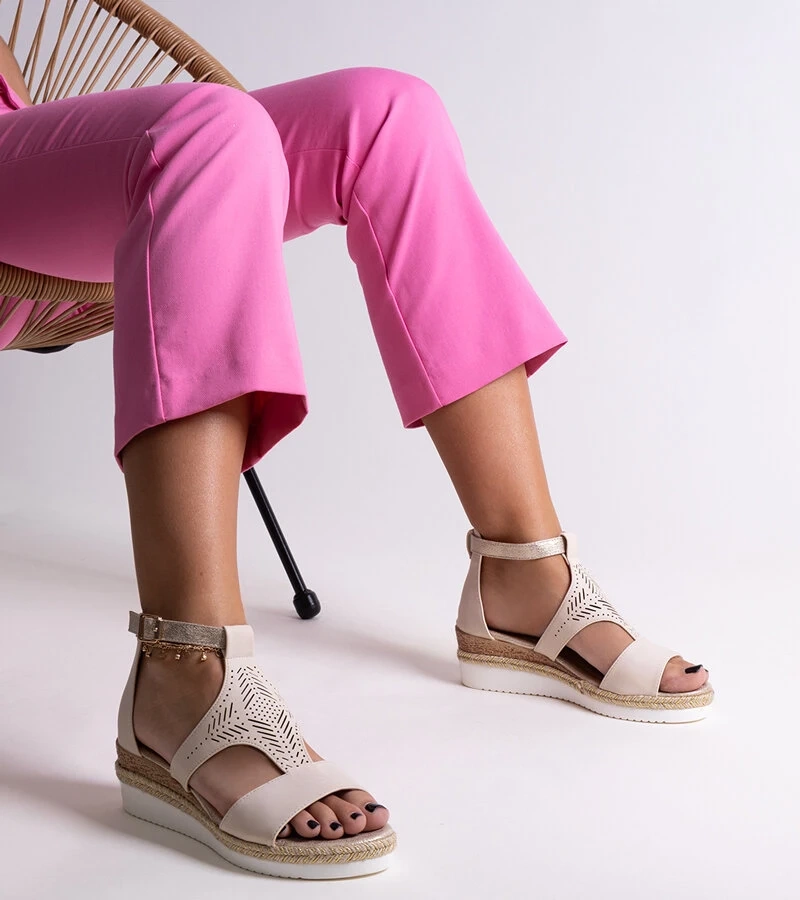 Sandale bej cu platforma joasa Tiuma